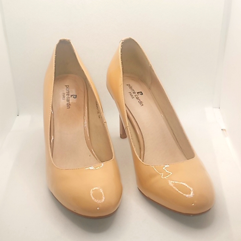 Beautiful apricot colored Pierre Cardin shoes
